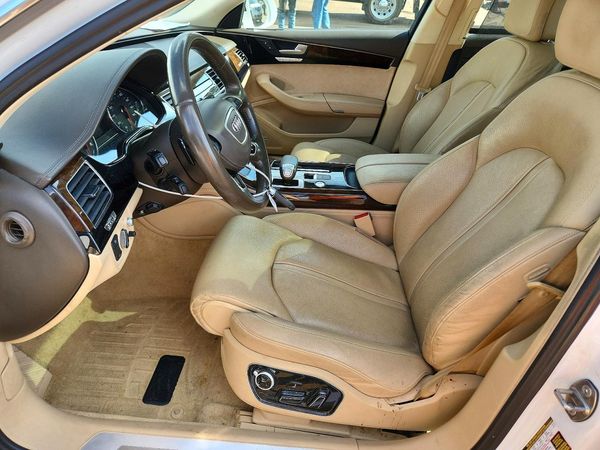 2016 AUDI A8 — DENT