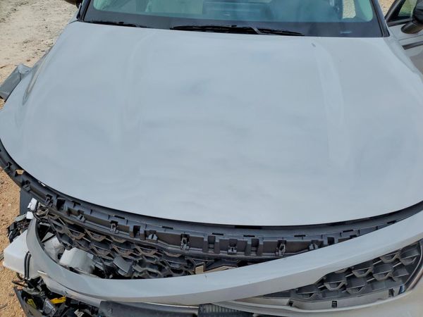 2023 KIA SORENTO S — Engine bay