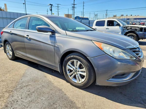 2013 HYUNDAI SONATA GLS/ GLS Popular