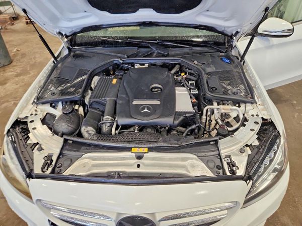 2017 MERCEDES-BENZ C C300-4M — Engine bay