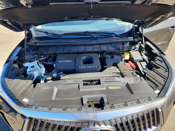 2026 INFINITI QX60 — Engine bay