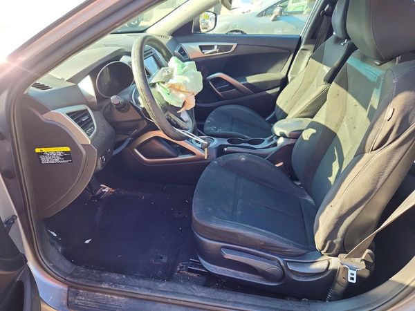 2016 HYUNDAI VELOSTER — DENT