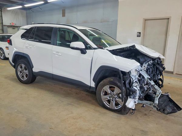 2025 TOYOTA RAV4 — Passenger 3/4