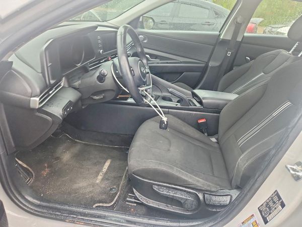2022 HYUNDAI ELANTRA SEL — DENT