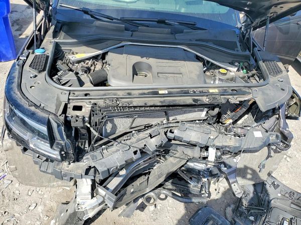 2024 LAND ROVER RANGE ROVER SE — Engine bay