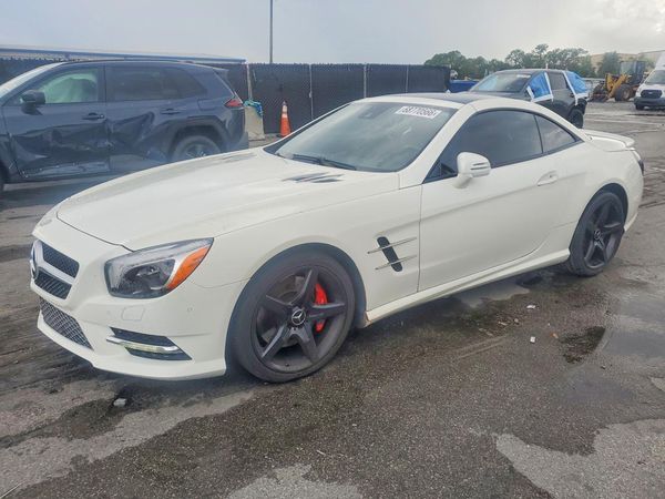 2013 MERCEDES-BENZ SL SL550 — Front 3/4