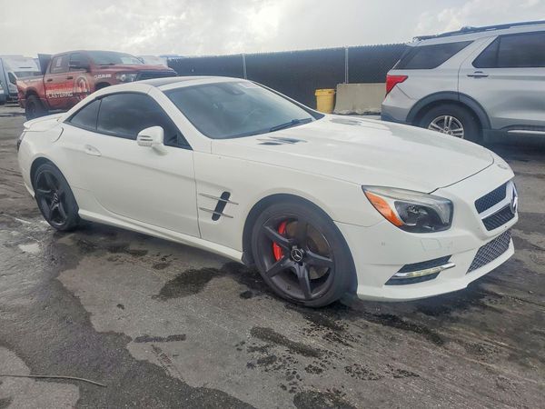 2013 MERCEDES-BENZ SL SL550 — Passenger 3/4