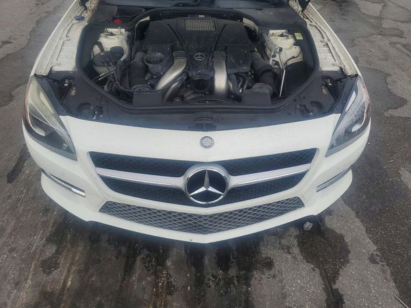 2013 MERCEDES-BENZ SL SL550 — Engine bay