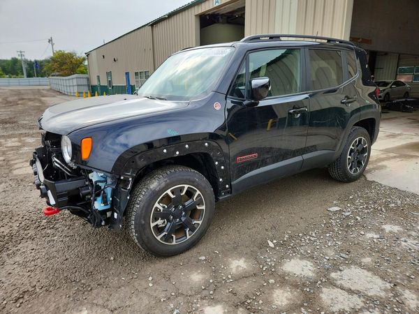 2023 JEEP RENEGADE — Front 3/4