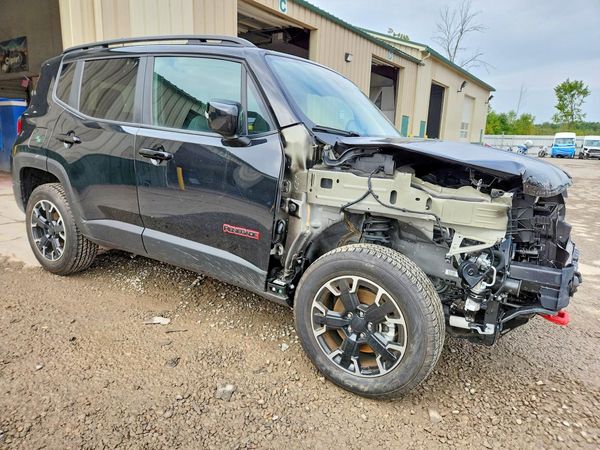 2023 JEEP RENEGADE — Passenger 3/4