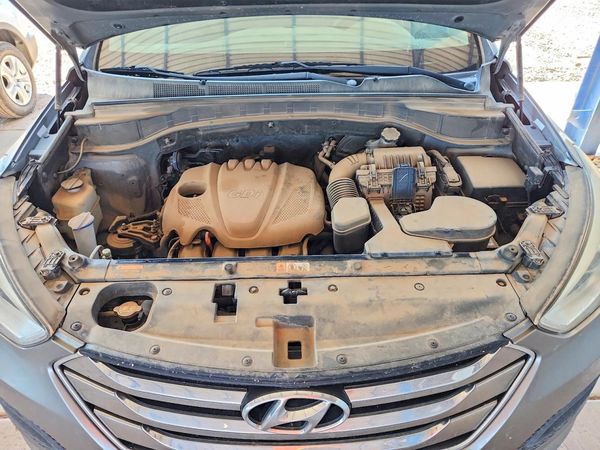 2013 HYUNDAI SANTA FE Sport 2WD — Engine bay