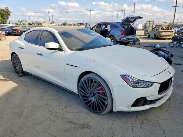 2015 MASERATI GHIBLI — Passenger 3/4