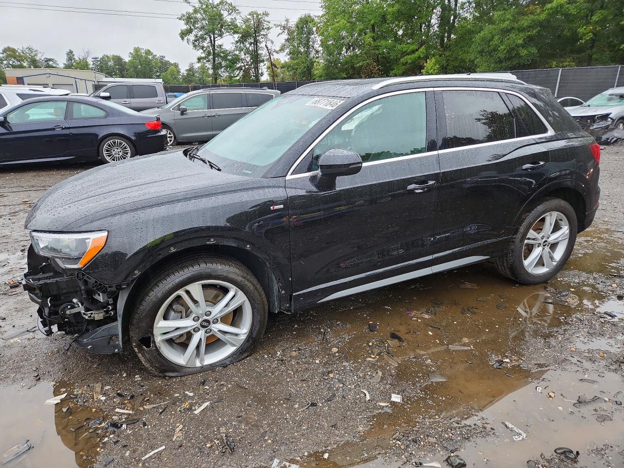 2021 AUDI Q3 S Line quattro Premium — Front 3/4