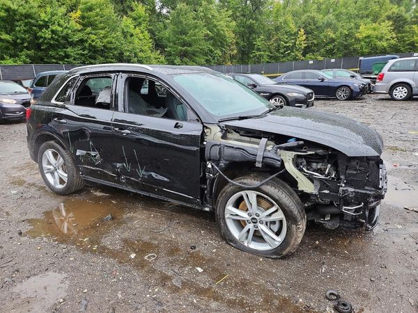 2021 AUDI Q3 S Line quattro Premium — Passenger 3/4