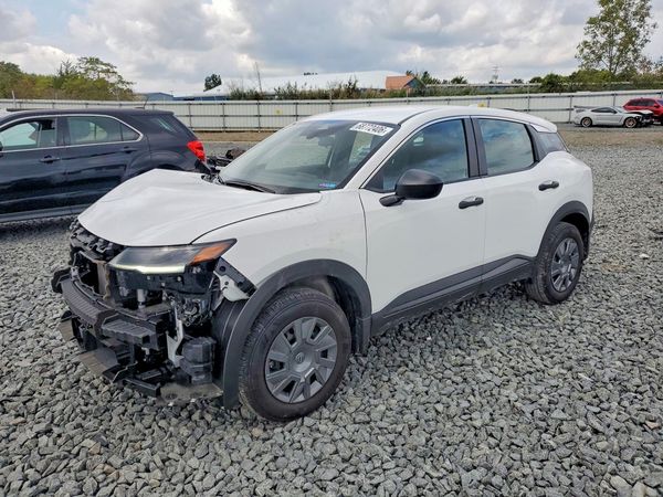 2025 NISSAN KICKS — Front 3/4