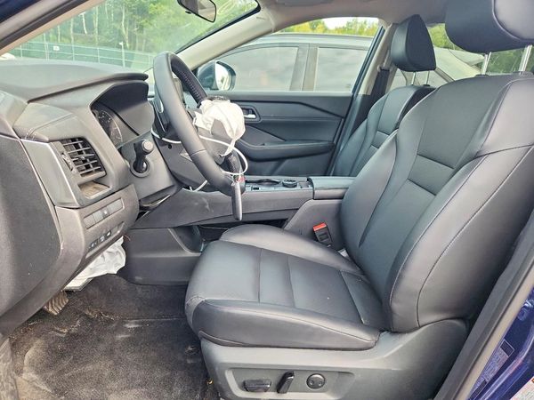 2026 NISSAN ROGUE SV — DENT