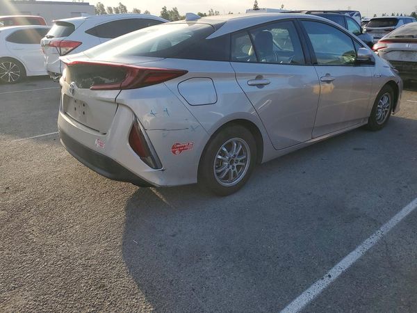 2017 TOYOTA PRIUS Three/Four/Four Adv — PSRA