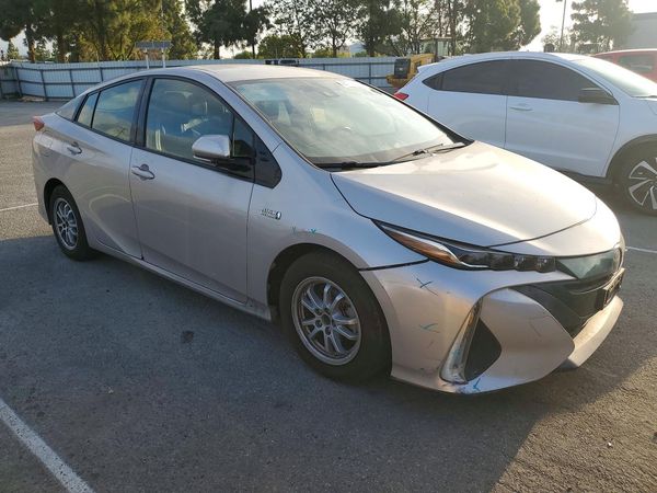 2017 TOYOTA PRIUS Three/Four/Four Adv — Passenger 3/4