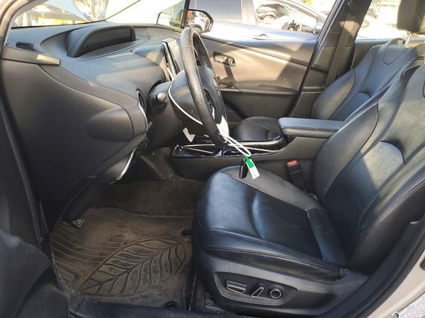 2017 TOYOTA PRIUS Three/Four/Four Adv — DENT