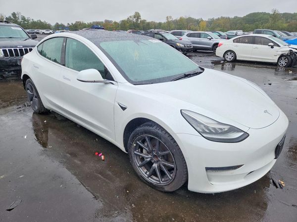 2019 TESLA MODEL 3 — Passenger 3/4