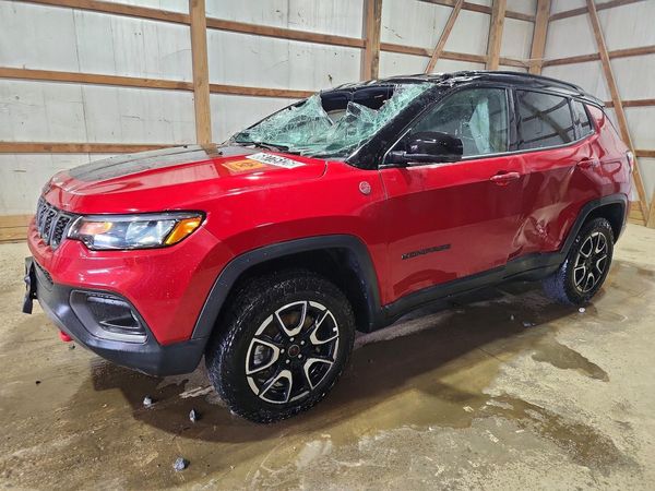 2025 JEEP COMPASS Trailhawk — Front 3/4