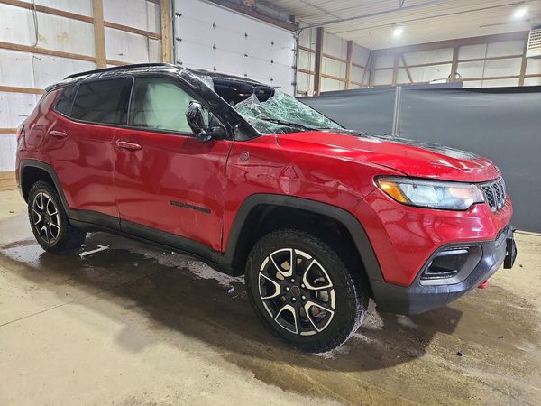 2025 JEEP COMPASS Trailhawk — Passenger 3/4
