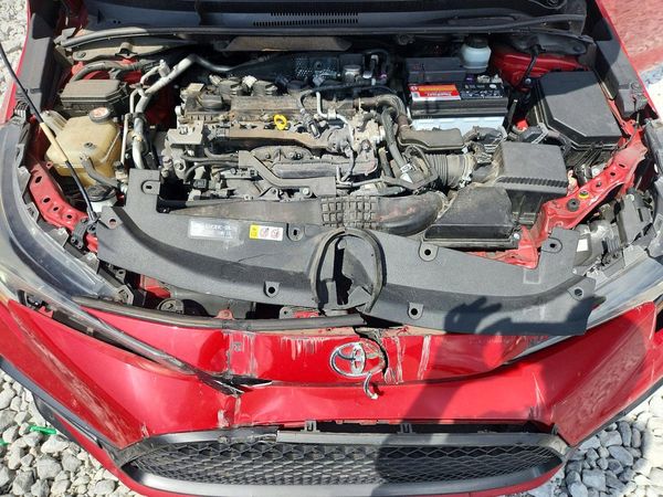 2020 TOYOTA COROLLA SE, CVT — Engine bay