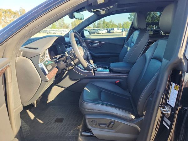 2020 AUDI Q8 — DENT