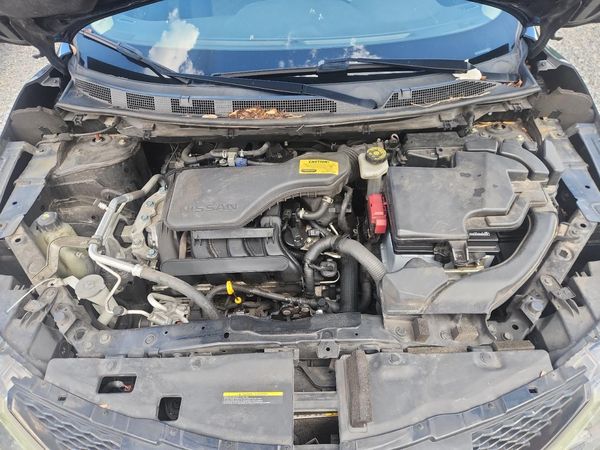 2019 NISSAN ROGUE SPORT — Engine bay