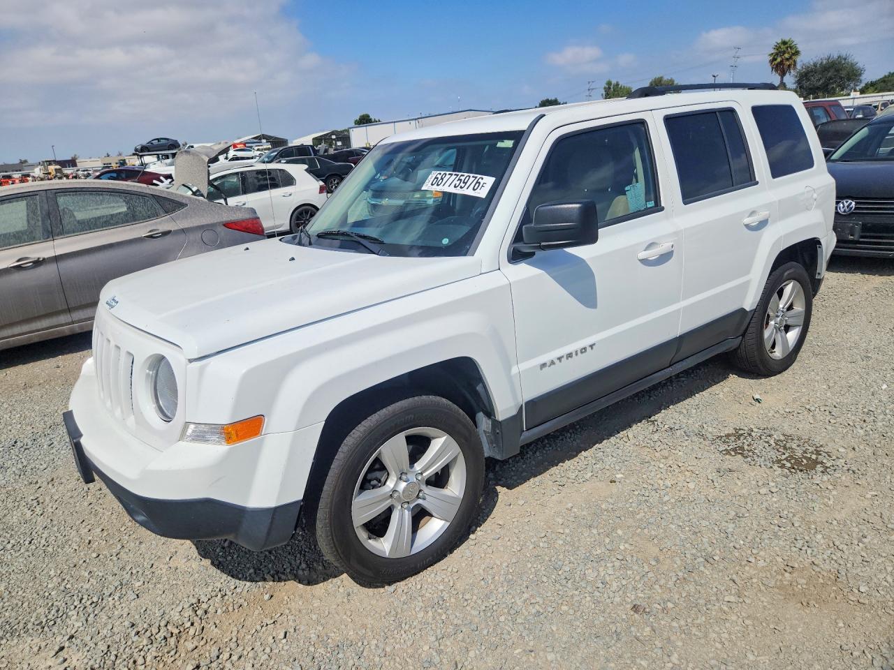 2017 JEEP PATRIOT — Front 3/4