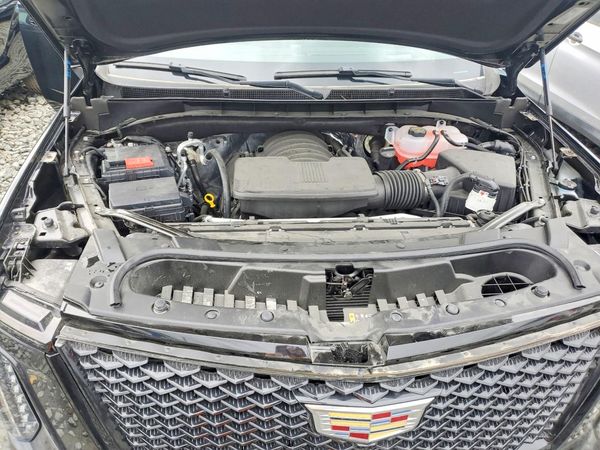 2026 CADILLAC ESCALADE Platinum Sport — Engine bay