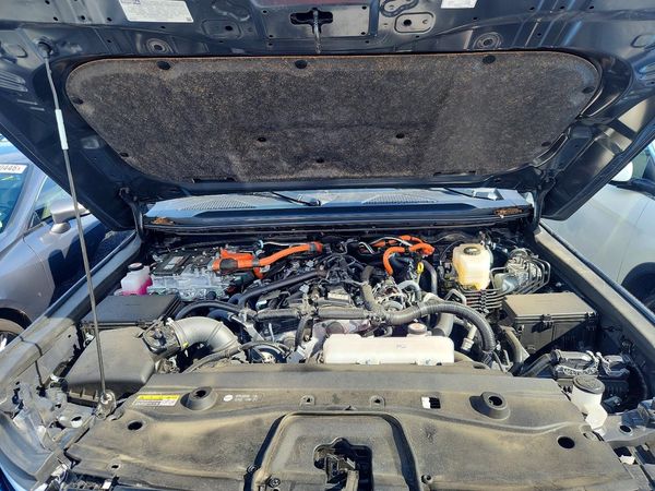2025 TOYOTA LAND CRUIS — Engine bay