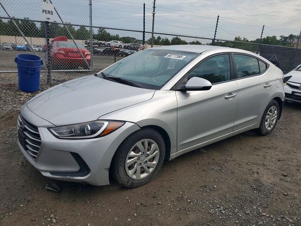 2017 HYUNDAI ELANTRA SE Base — Front 3/4