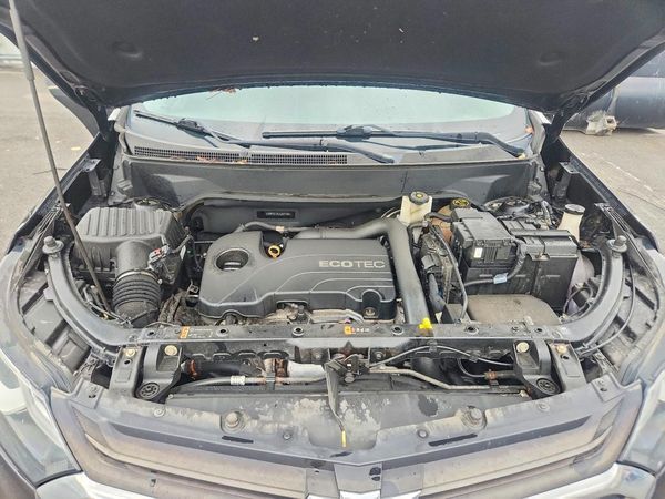 2018 CHEVROLET EQUINOX LT (1LT) — Engine bay