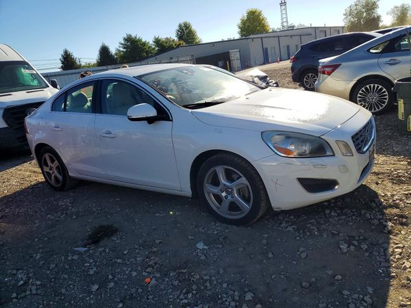 2013 VOLVO S60