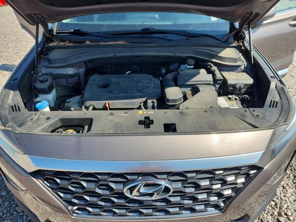 2019 HYUNDAI SANTA FE SEL, SEL Plus — Engine bay