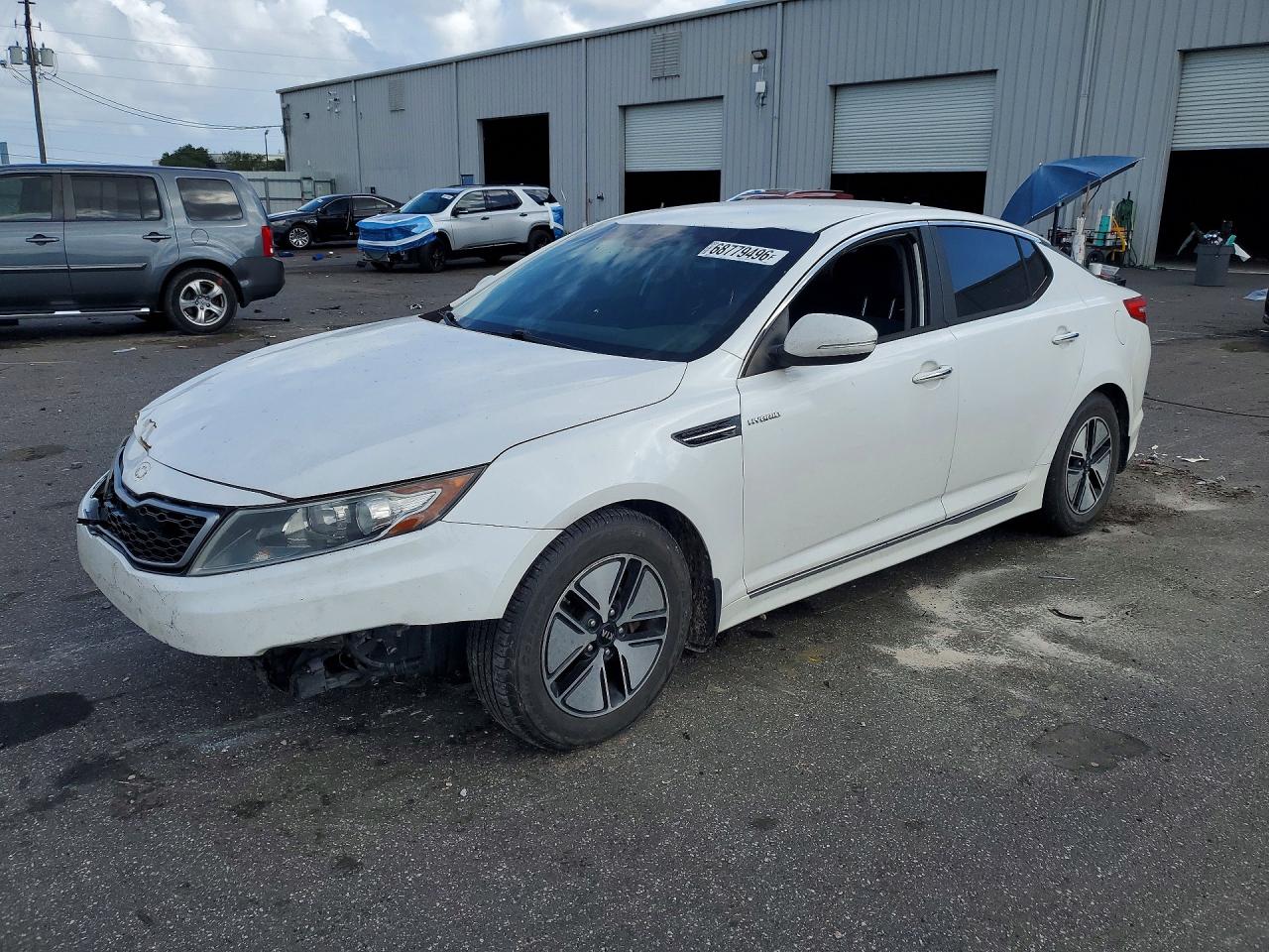 2013 KIA OPTIMA — Front 3/4