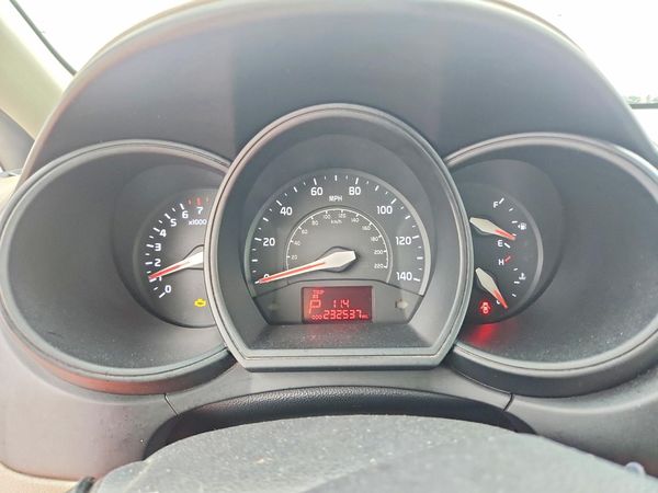2015 KIA RIO GL - Middle-low