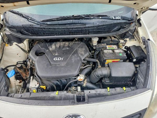 2015 KIA RIO GL - Middle-low