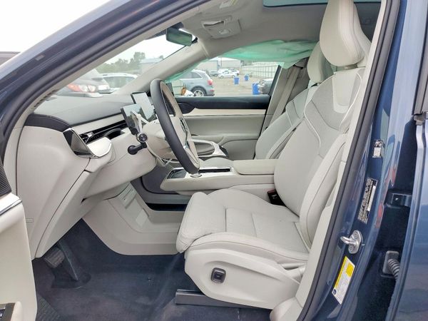 2025 VOLVO EX90 — DENT