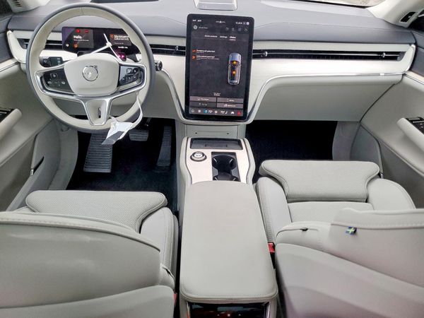 2025 VOLVO EX90 — CKPT