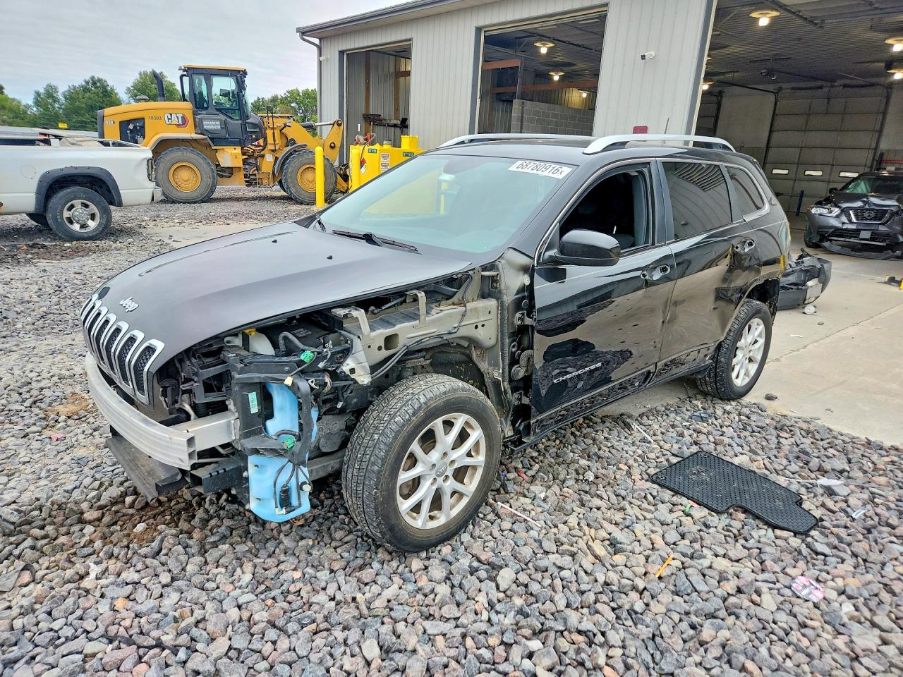 2018 JEEP CHEROKEE — Front 3/4