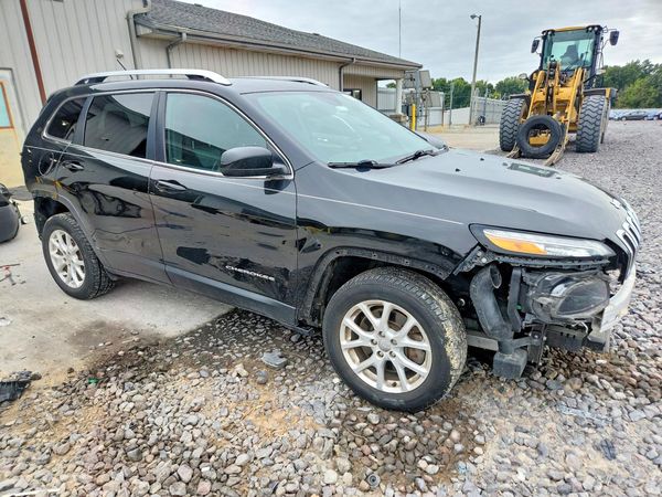 2018 JEEP CHEROKEE — Passenger 3/4