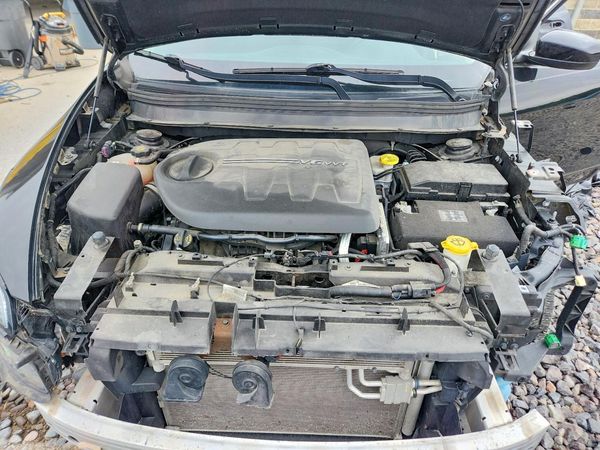 2018 JEEP CHEROKEE — Engine bay