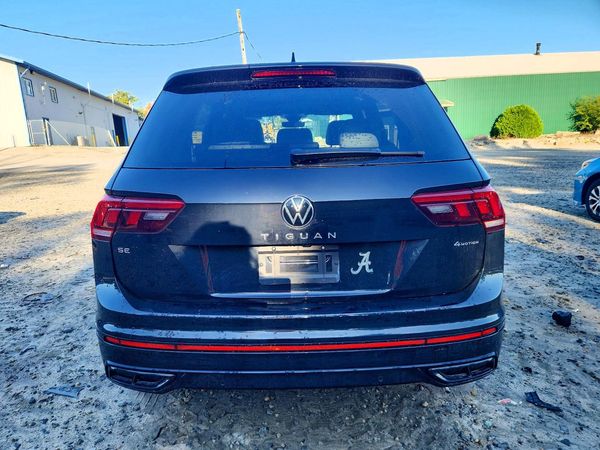 2024 VOLKSWAGEN TIGUAN 4Motion SE R-Line Black