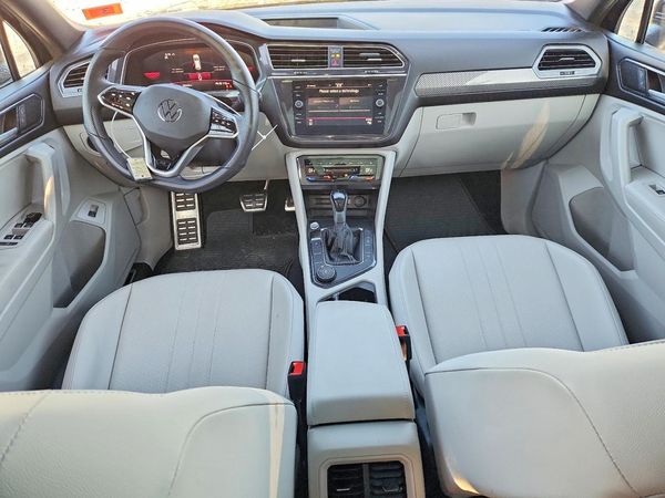 2024 VOLKSWAGEN TIGUAN 4Motion SE R-Line Black
