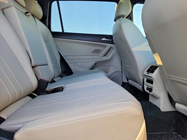 2024 VOLKSWAGEN TIGUAN 4Motion SE R-Line Black