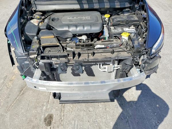 2018 JEEP CHEROKEE — Engine bay