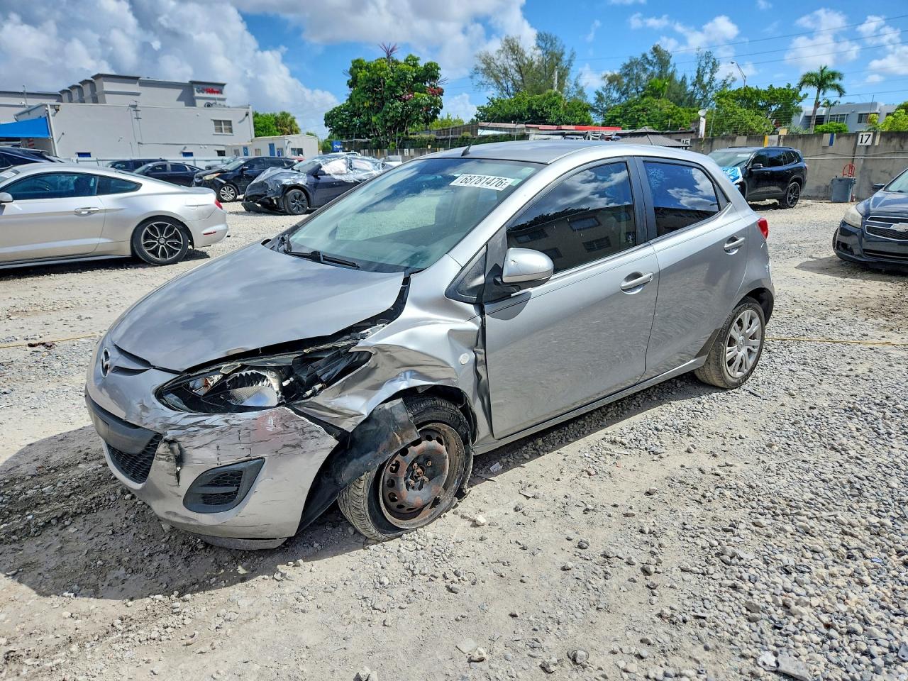 2014 MAZDA MAZDA2 Sport/GX — Front 3/4