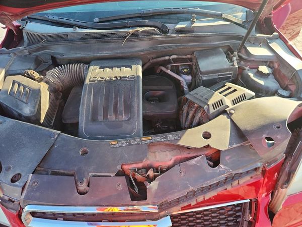 2013 CHEVROLET EQUINOX 2LT — Engine bay